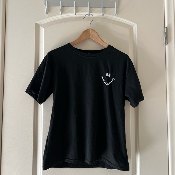 Tops - Black smiley face T-shirt